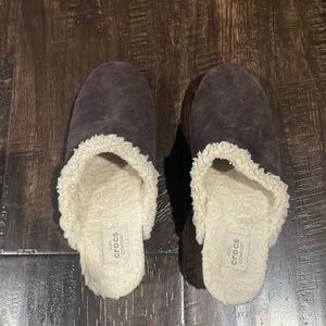 Dual crocs comfort wedges sz 7 brown